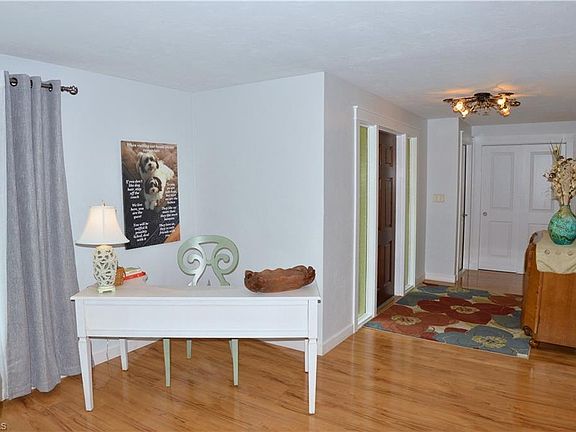 4th image of 7321 Lake Dr