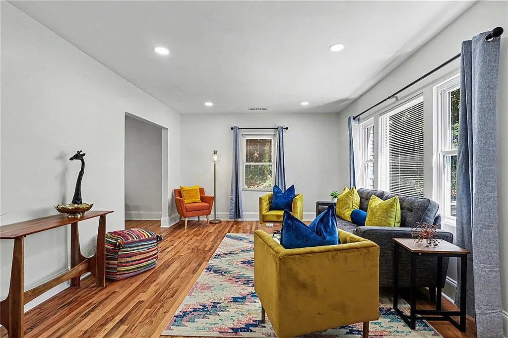 4 bed, 2.0 bath, 1450 sqft, $2,500 — Photo 2