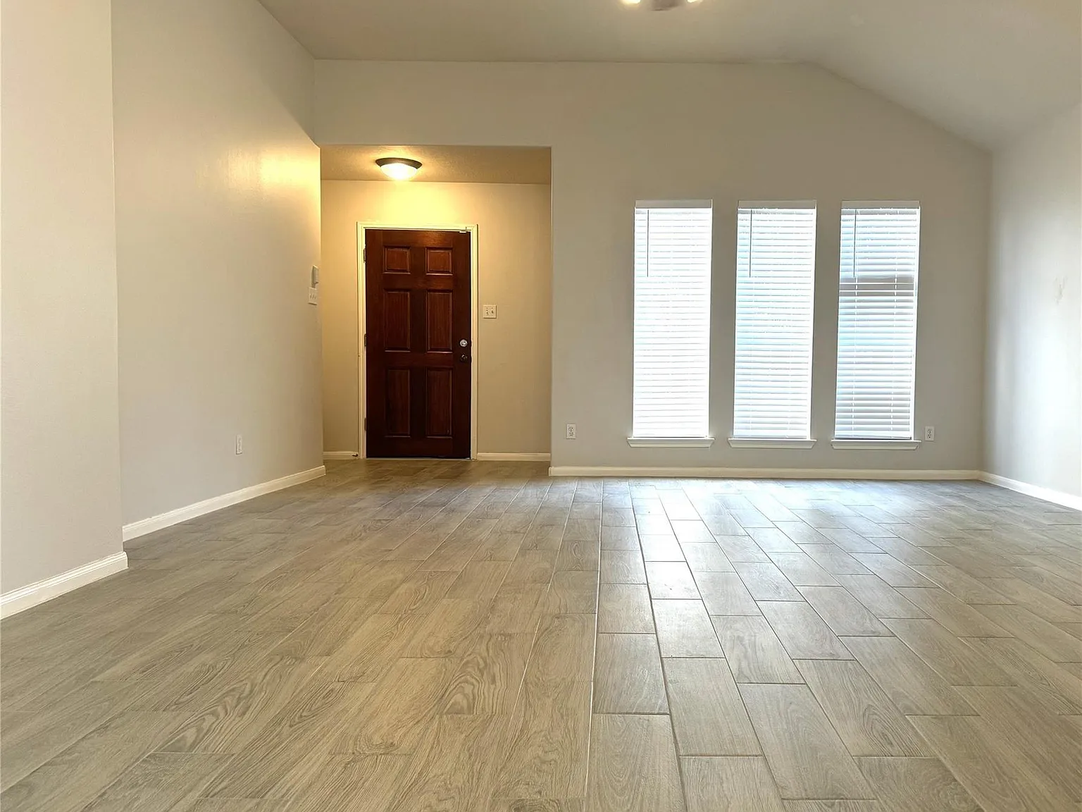 4 bed, 2.0 bath, 1867 sqft, $1,950 — Photo 4
