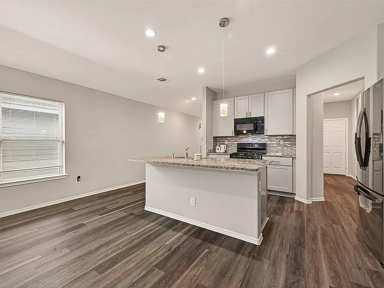 10411 Meadow Saffron Dr — Photo 12