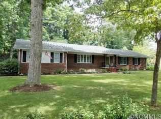 211 Balsam Rd, Hendersonville, NC 28792