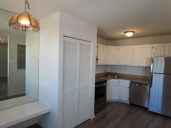 4th image of 403 S Main St Unit G204