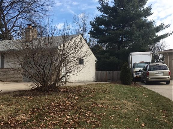 2nd image of 180 Serran Dr