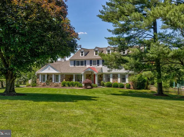12 Chowning Dr, Malvern, PA 19355