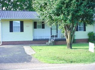 300 W Water St, Clifton, TN 38425