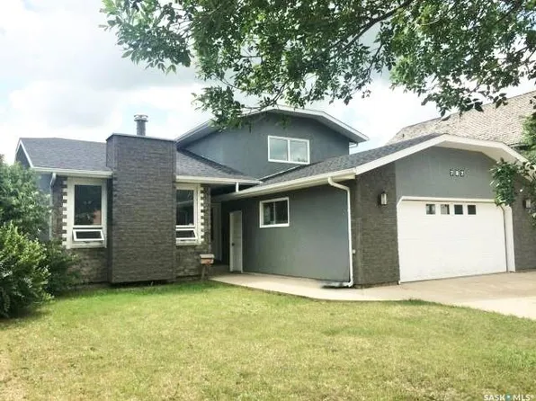 787 Brimacombe DRIVE, Weyburn, SK S4H 2P7