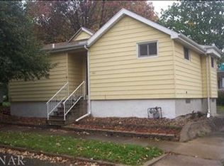 1301 S Oak St, Bloomington, IL 61701