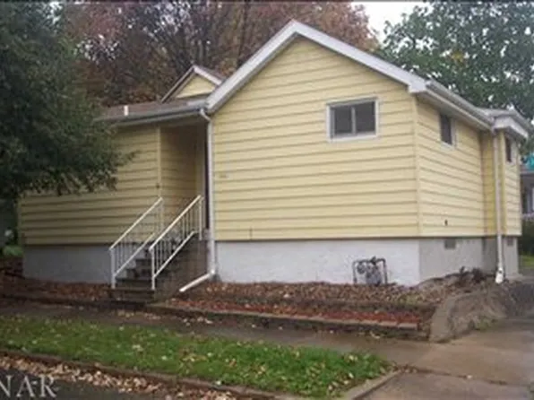 1301 S Oak St, Bloomington, IL 61701
