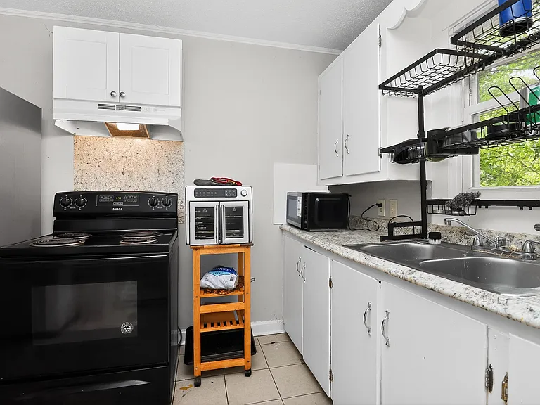 340 Clay St — Photo 19