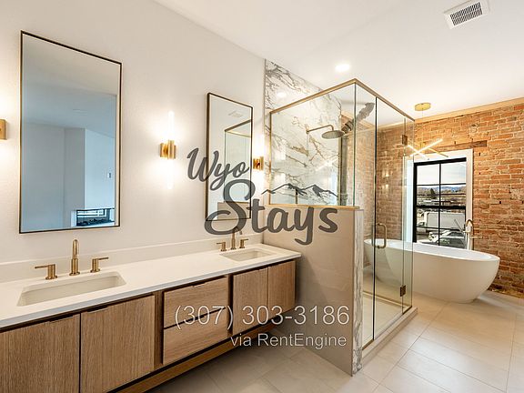 3rd image of 226 N Main St #202