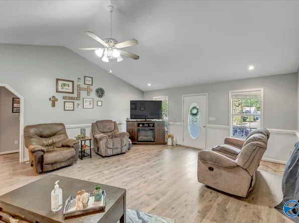 105 Leyland Cir, Albertville, AL 35950