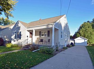 707 S Baird St, Green Bay, WI 54301