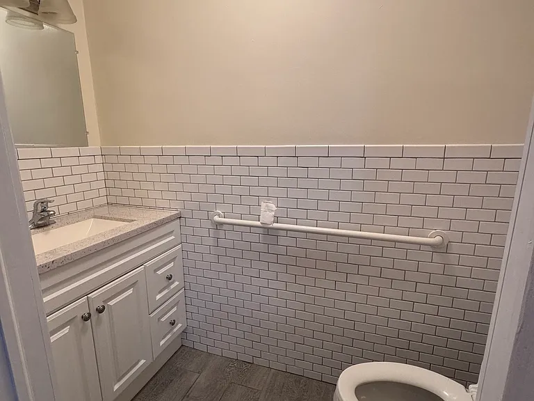 460 Congress Ave #1 — Photo 6