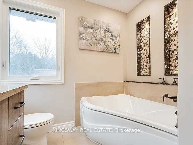 13169 Guelph Line — Photo 22