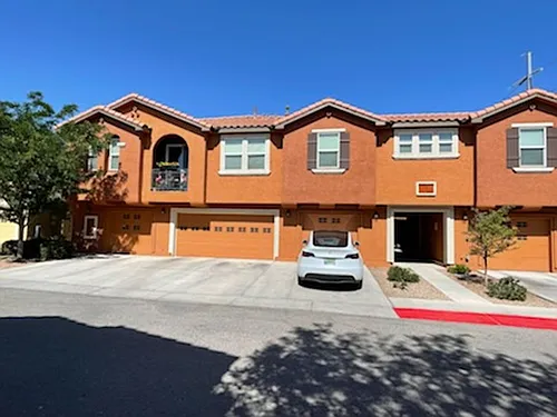 601 Menaul #303 Photo 1