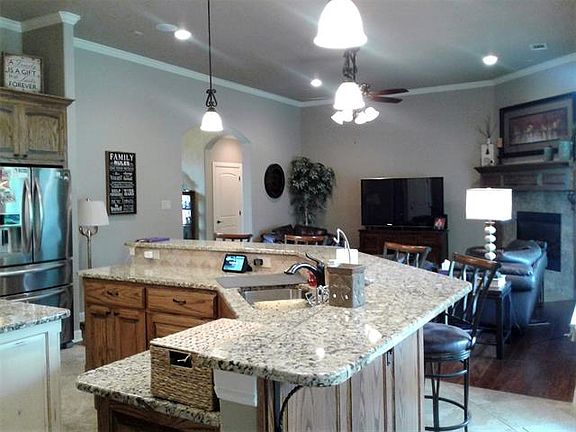 5th image of 125 Silver Hill Ct