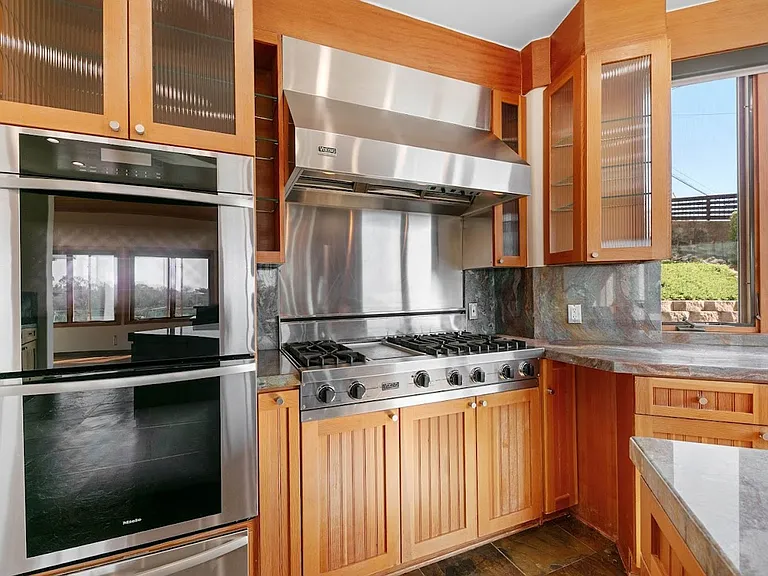27091 Sea Vista Dr — Photo 37