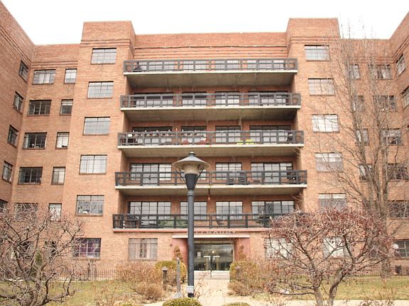 2nd image of 505 Cherry St SE APT 110