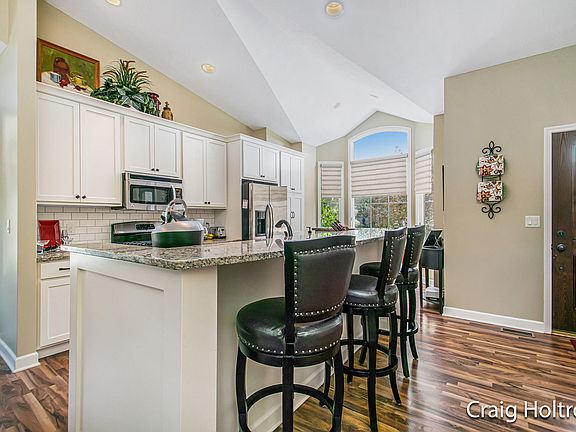 5th image of 5947 Linkside Ln NE
