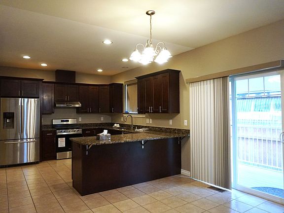 3rd image of 521 Harman Way
