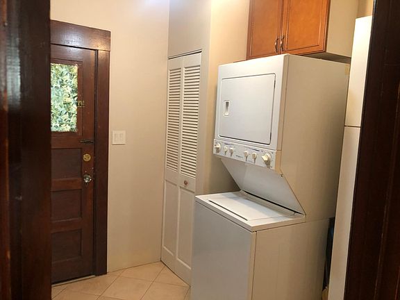 3rd image of 2655 Franklin St APT 3
