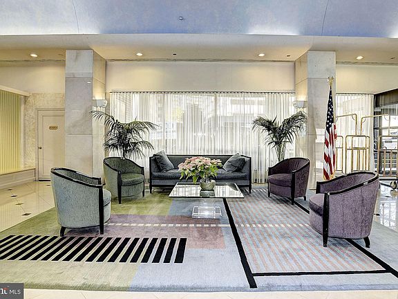 3rd image of 4550 N Park Ave APT 904