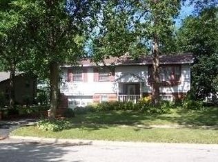 405 Bellarmine Dr E, Joliet, IL 60436