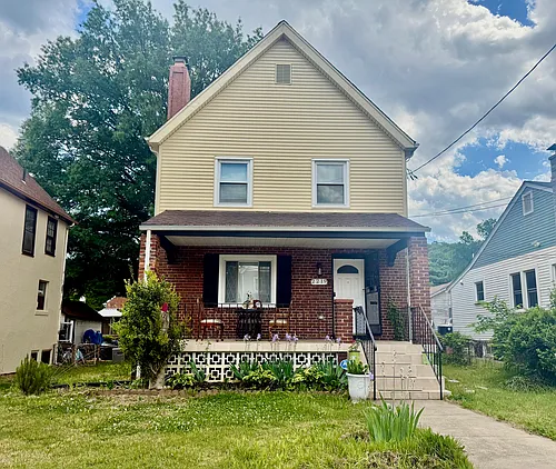 2219 Rand Pl NE Photo 1