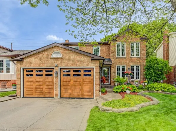 19 Old Park Ln, Kitchener, ON N2N 2J7