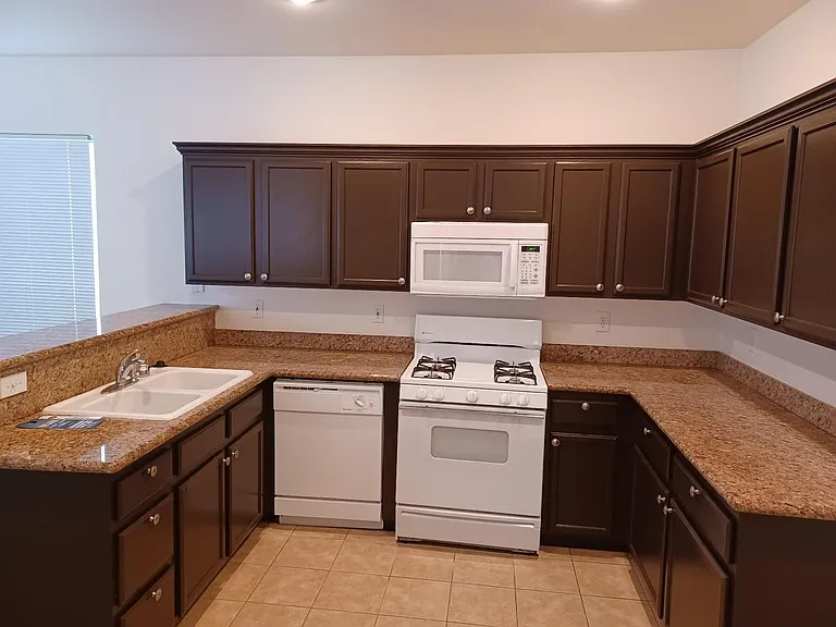 7936 Imperial Treasure St — Photo 4