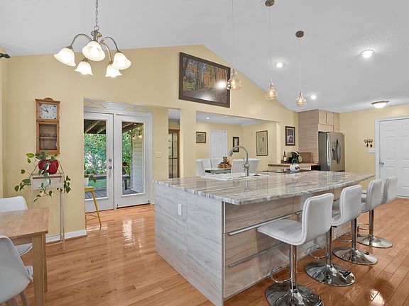 5th image of 211 Kincade Dr