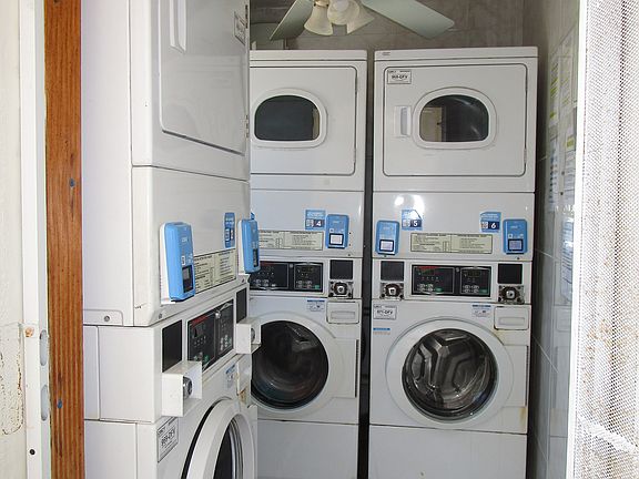 4th image of 1872 NE 46th St APT D6