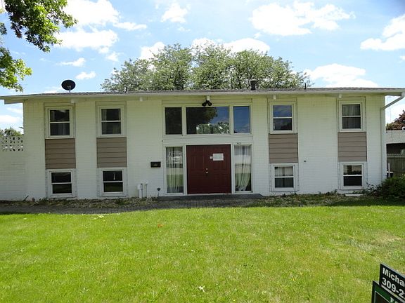 2nd image of 1439 E 3rd Ave