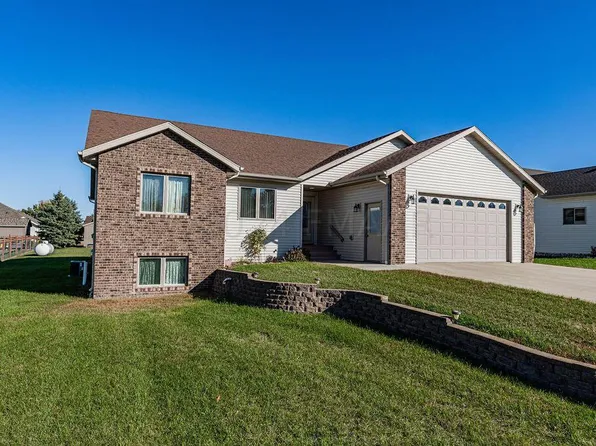 606 3rd Ave W, Lisbon, ND 58054