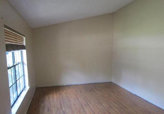 2nd image of 1741 Cinnamon Cir