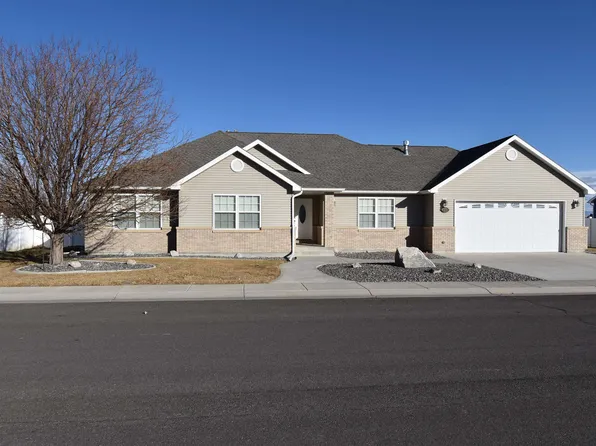 1231 Sequoia Dr, Powell, WY 82435