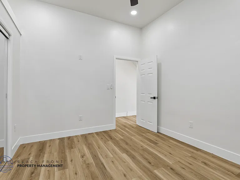 1141 Pine Ave — Photo 35