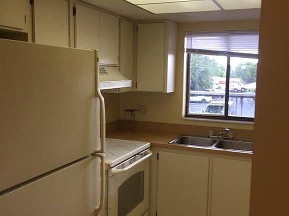 3rd image of 2640 Park Windsor Dr APT 206