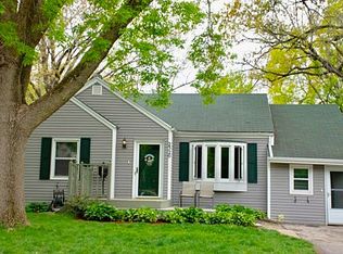 2320 33rd St, Des Moines, IA 50310