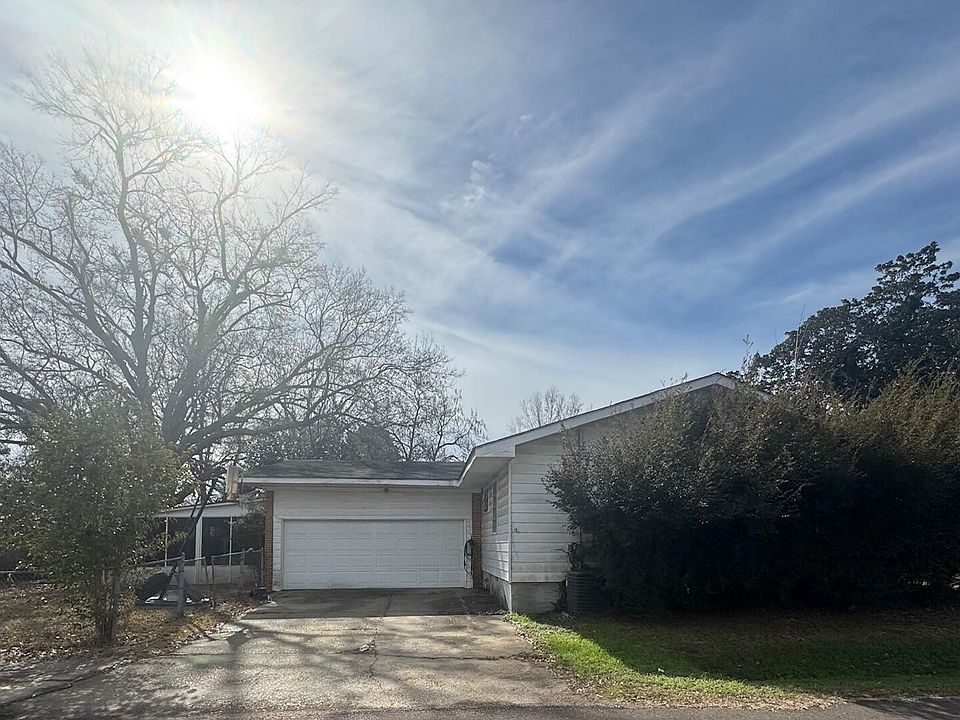 2nd image of 3726 Westchester Dr