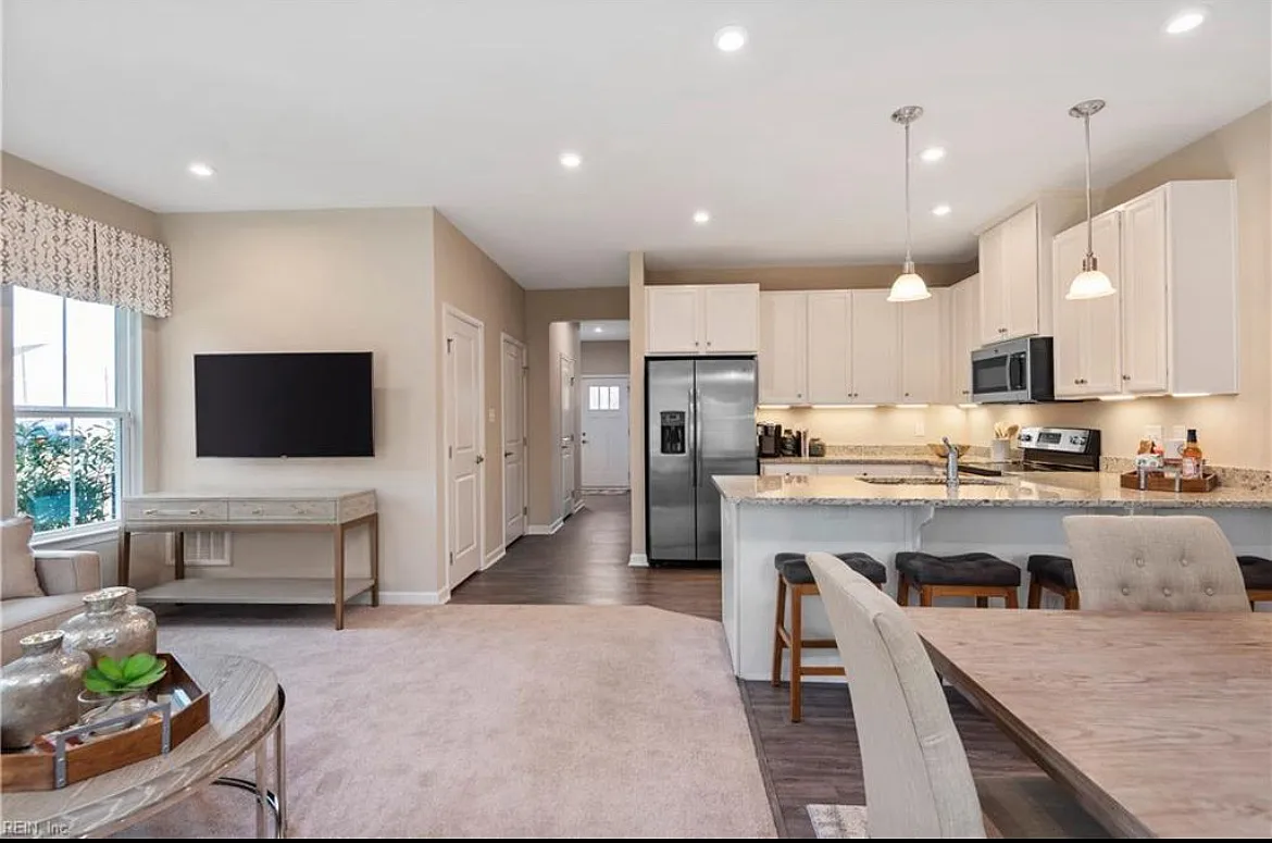 135 Stegg Street - 1 — Photo 2
