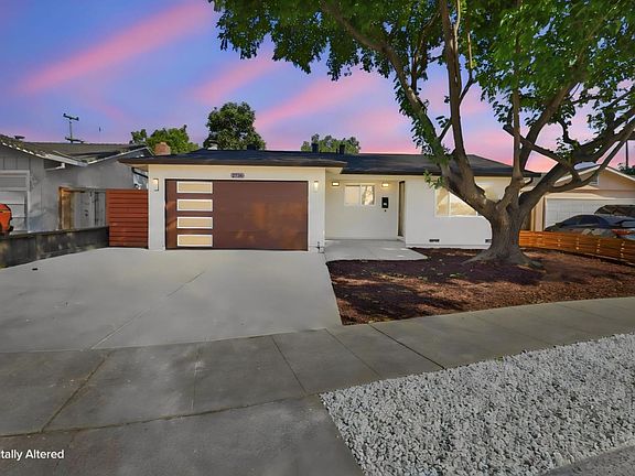2nd image of 2736 Twin Oaks Ln