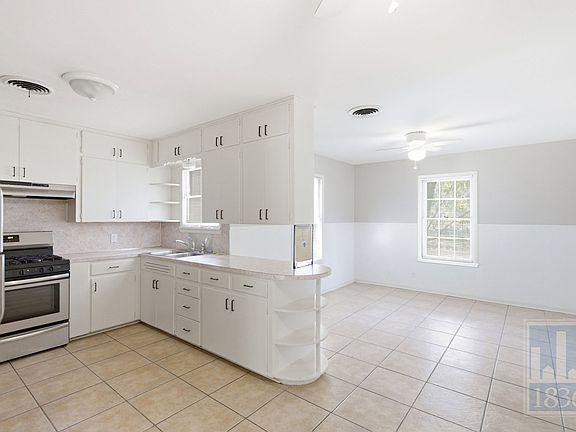 4th image of 7604 Delafield Ln