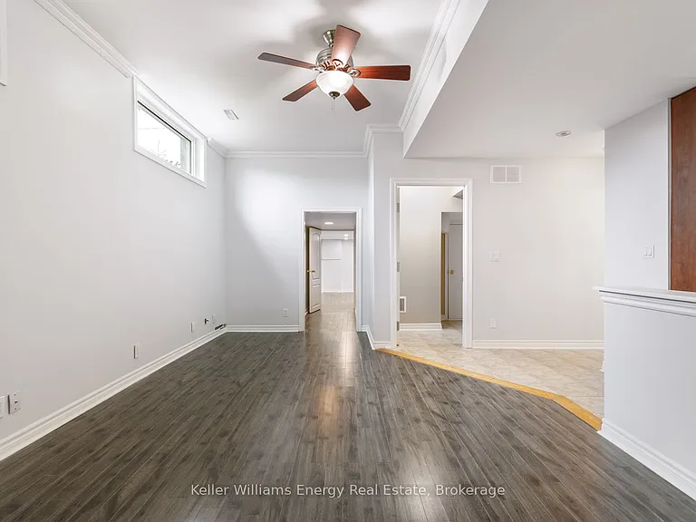 566 Dean Ave #LOWER — Photo 14