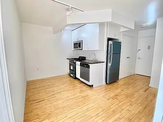 Rented by The Downtown LLC | media 18