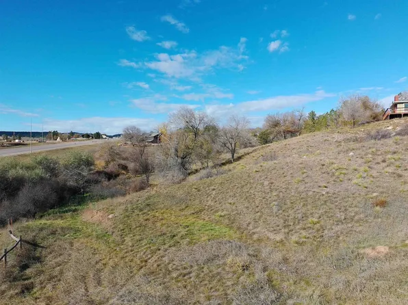 Gatlinburg Ave, Hot Springs, SD 57747