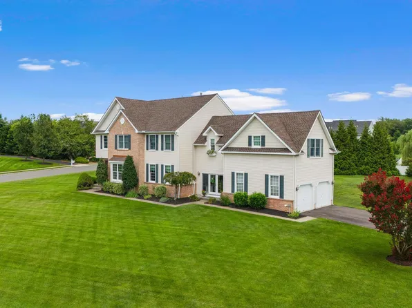 220 Hickory Ln, Mullica Hill, NJ 08062