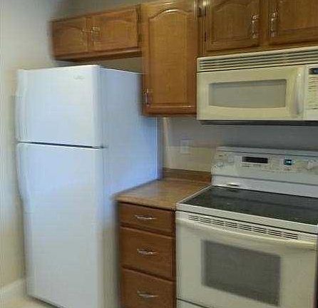 5th image of 10954 NW 30th Pl