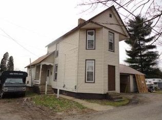 112 N Center St, Uhrichsville, OH