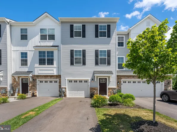 10 Sanctuary Pl, West Deptford, NJ 08086